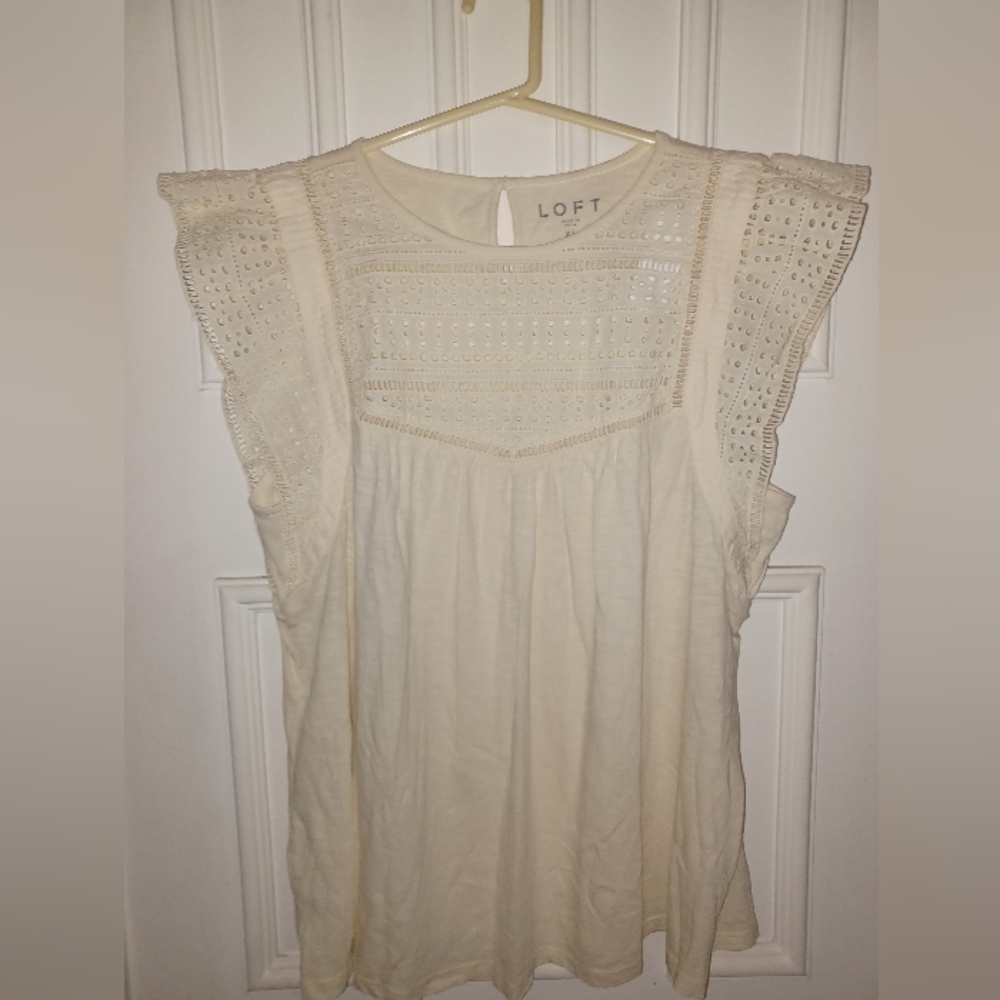 Loft Shirt Women Size XL Cream Eyelet Keyhole Back NWT Retail 49.50